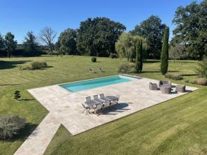 Photo Travertin carrelage pierre naturelle pour terrasse de piscine